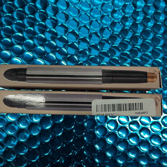 Brand new eyeshadow - Picture 3 of 5